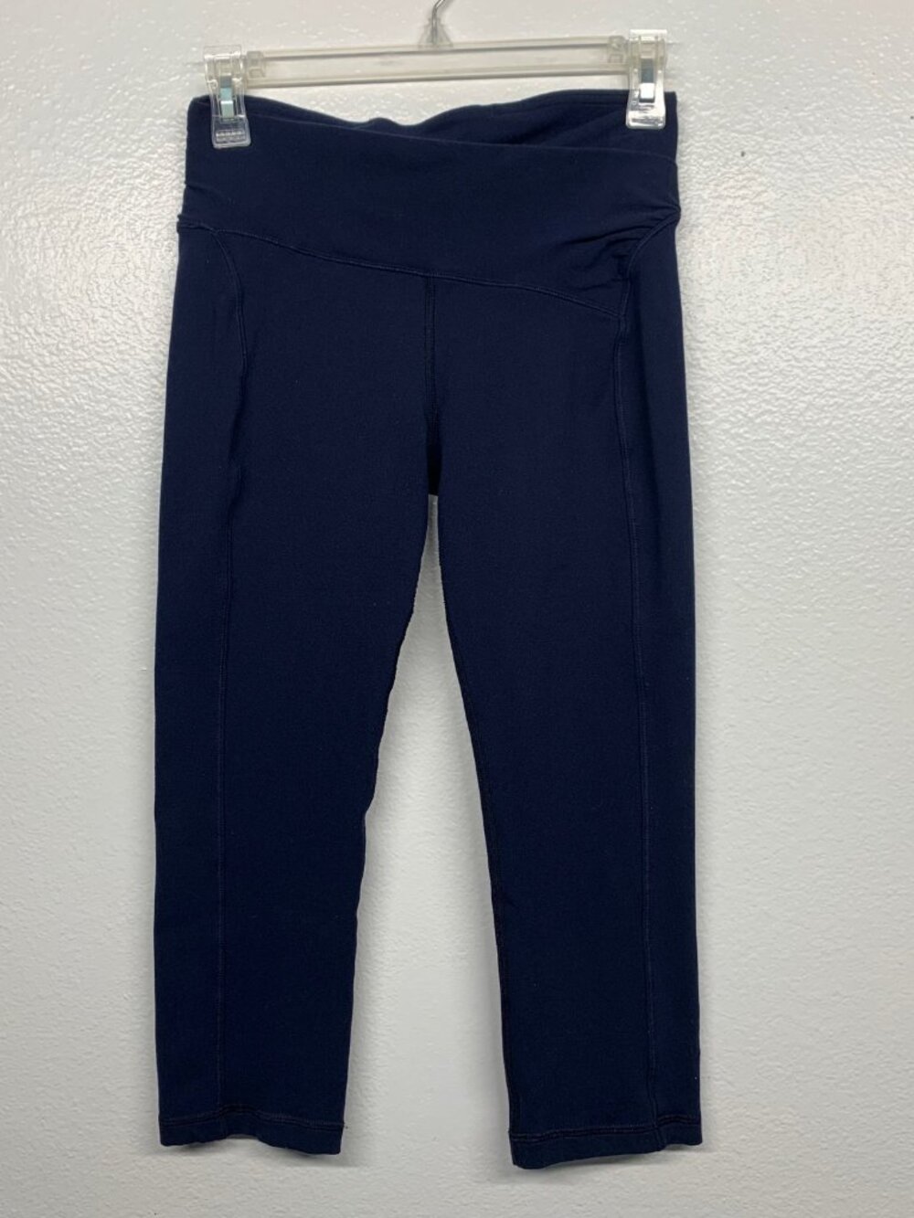 Lululemon Women size 6 Navy Blue Cropped Leggings Crossover Waist